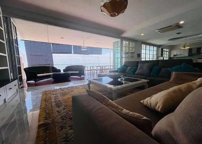 Private Beach-Front Haven By Stayco - Seaview Pool, Ktv & Speaker System, Beach Air Loft, Private Beach Access And Beyond!